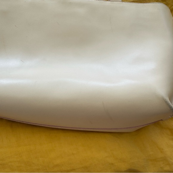 Elegant Furla cream colored purse - Picture 5 of 9